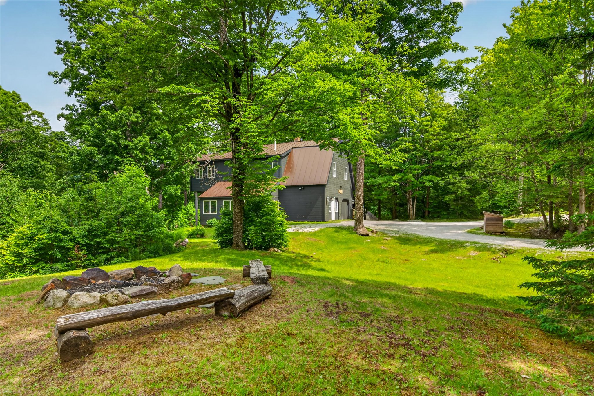 Slippery Slope Chalet in summer with fire pit — Killington Vermont